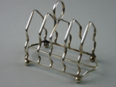 A FOUR SECTION SILVER TOAST RACK, 4.5 troy ozs, Birmingham 1899