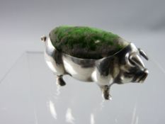 A SILVER PIN CUSHION PIG, 0.5 troy oz, Birmingham 1909