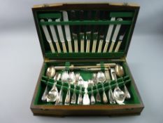 AN OAK CASED CANTEEN OF EPNS CUTLERY