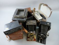 A QUANTITY OF VINTAGE CAMERAS and associated equipment including a folding Aldis Anastigmat F6 no. 2