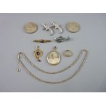 A SMALL PARCEL OF MIXED ITEMS including a nine carat gold lyre pendant, a small dress ring, photo