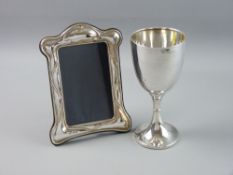 A SILVER TROPHY CUP 'EISTEDDFOD HOREB 1930', 3.5 troy ozs, Birmingham 1929 and a silver easel