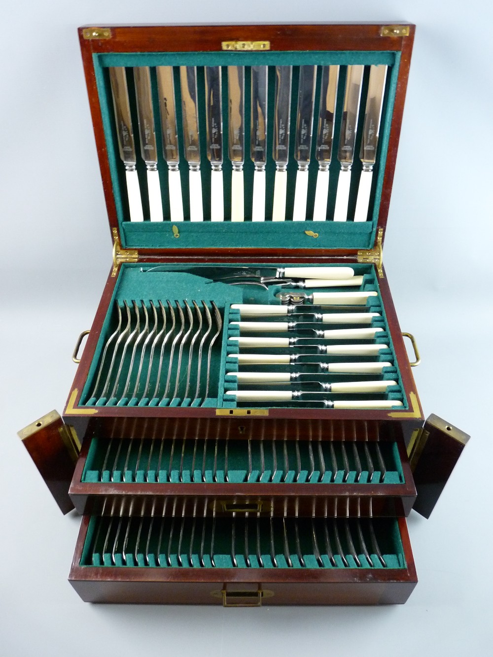 A QUALITY MAHOGANY CASED CANTEEN OF ELECTROPLATE CUTLERY, eighty seven pieces matching with