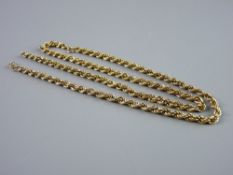 A NINE CARAT GOLD TWIST CHAIN requiring link repair, 45 cms long, 4.9 grms