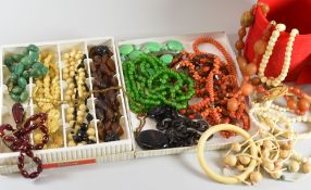 A COLLECTION OF VARIOUS BEAD NECKLACES INCLUDING CORAL, bone / ivory, glass etc