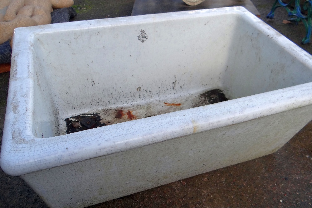 A DOULTON WHITE GLAZED LARGE BELFAST SINK, 79cms wide