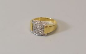 A 14CT YELLOW GOLD GENT'S DIAMOND CLUSTER RING, 7.3gms