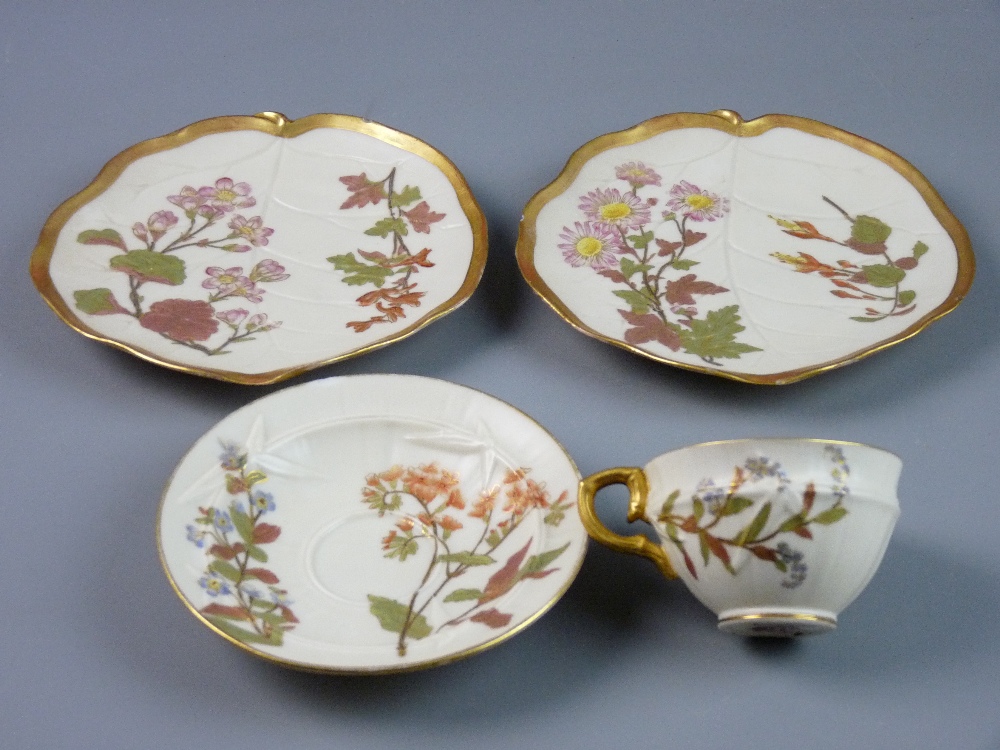 The following items of Worcester porcelain were presented in the late 1930s to the head gardener (