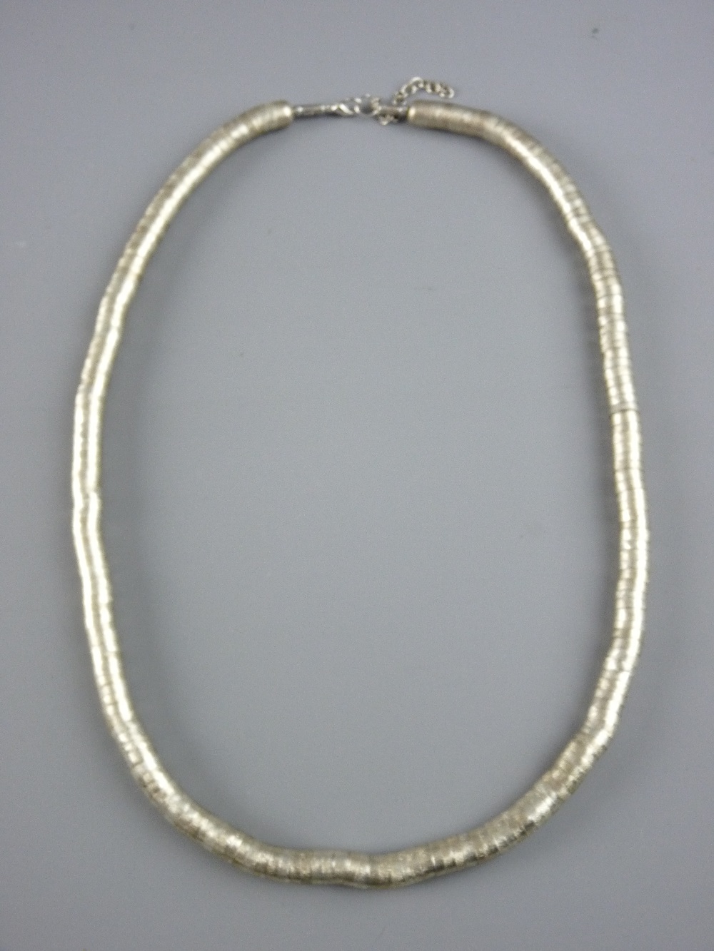 A SILVER SNAKE NECKLACE, 55 grms