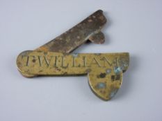 AN ANTIQUE BRASS VETERINARY FLEAM (blood letting tool), the two blade instrument stamped to the