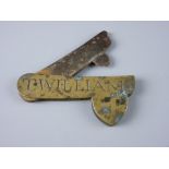 AN ANTIQUE BRASS VETERINARY FLEAM (blood letting tool), the two blade instrument stamped to the