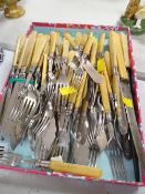 Quantity of vintage loose cutlery