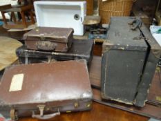 A parcel of vintage luggage