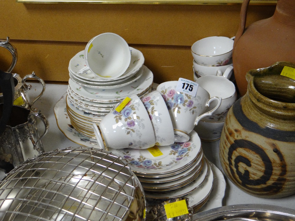 Quantity of mixed china tea ware