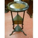 A GEORGIAN MAHOGANY NIGHT STAND with circular top and base tray, shaped central twin drawers on