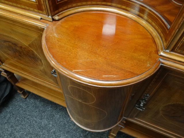 A FINE QUALITY INLAID MAHOGANY DISPLAY CABINET having a cupboard base raised over a platform and - Image 5 of 10