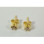 A PAIR OF GOOD ROUND DIAMOND SOLITAIRE EARRINGS 0.5ct each approx in 18ct yellow gold
