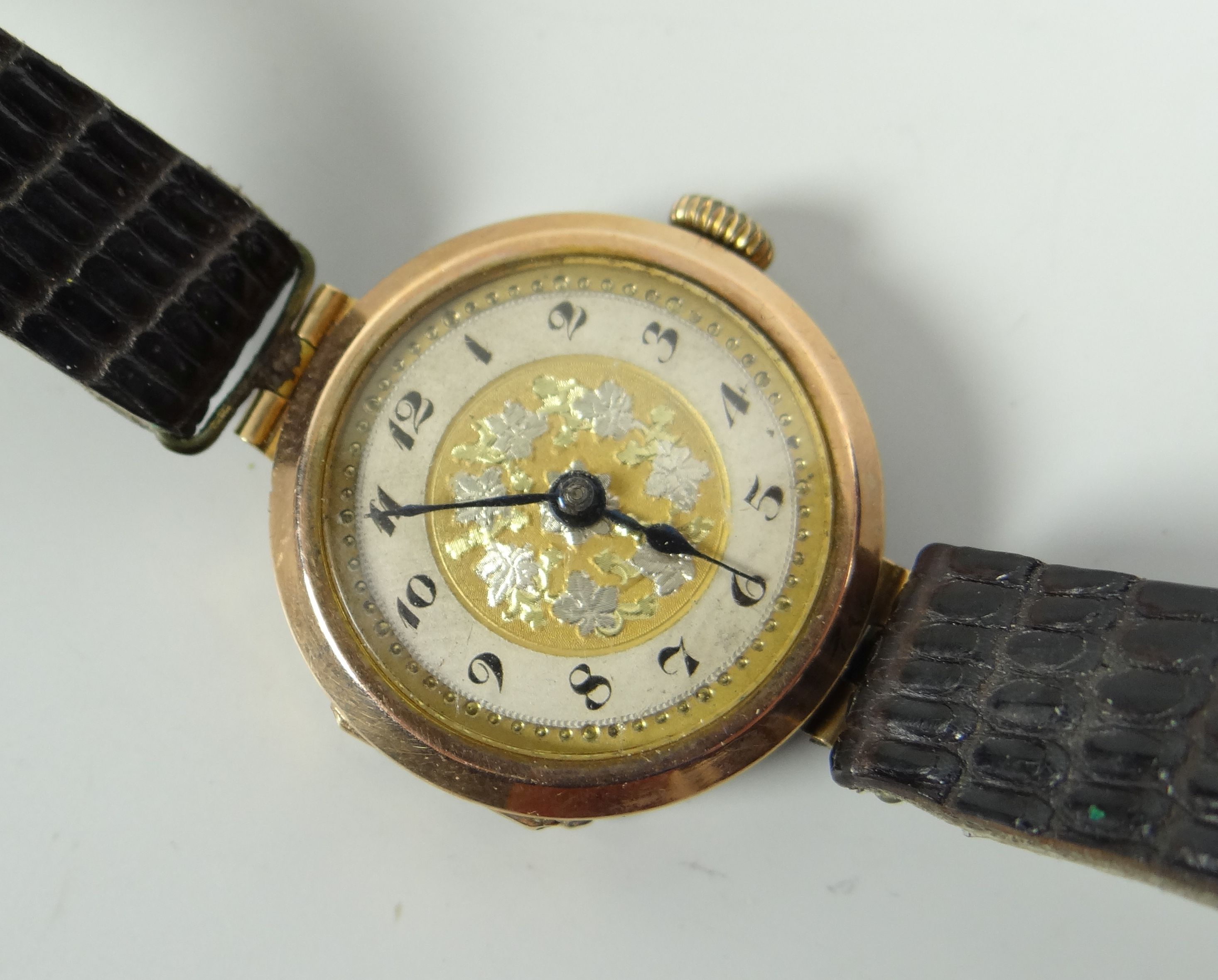 A 9CT YELLOW GOLD VINTAGE WRISTWATCH with later strap - Image 2 of 3