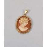 A 9CT GOLD MOUNTED OVAL CAMEO PENDANT