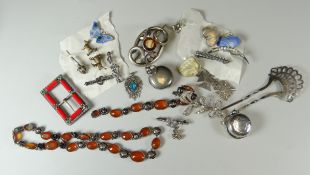 A PARCEL OF SILVER / PART-SILVER JEWELLERY including enamelled butterfly brooches, bright-cut silver