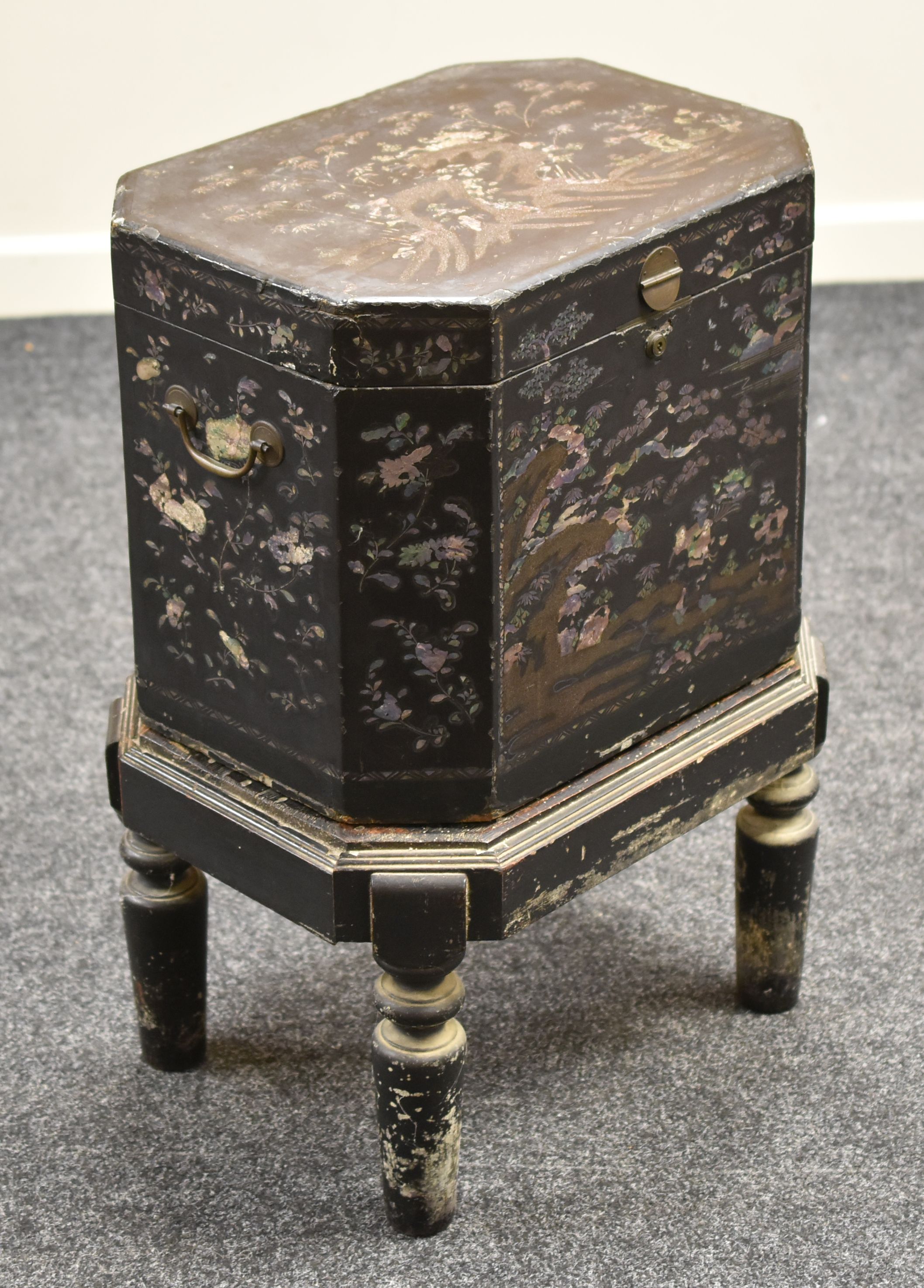 A MOTHER OF PEARL INLAID LACQUER-WARE STORAGE TABLE circa 1880-1900 Provenance: great-great uncle - Image 4 of 5