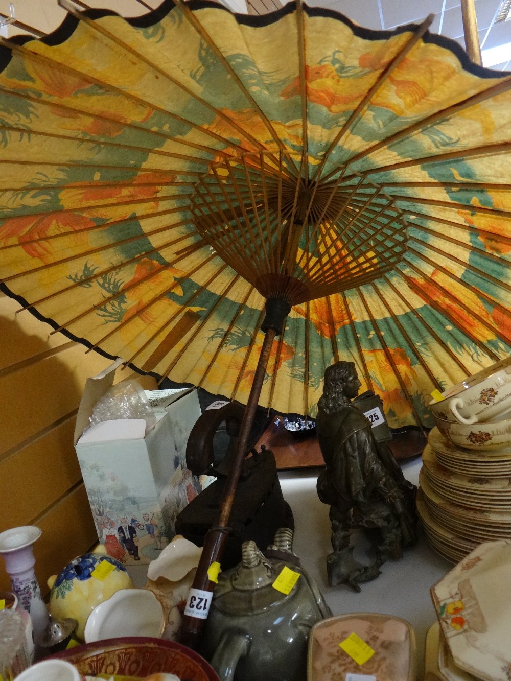 A vintage paper parasol - Image 2 of 2