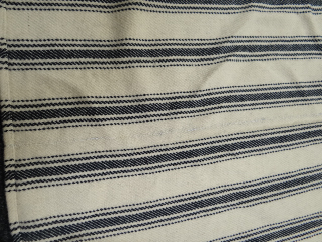 An early striped traditional Welsh blanket - Image 3 of 7