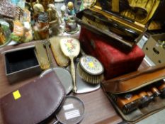 A parcel of mixed dressing table and similar items including Bakelite