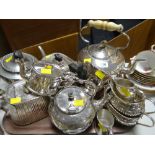 A quantity of mixed tea ware