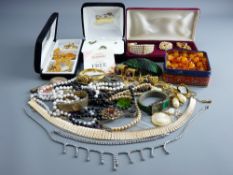 A LARGE PARCEL OF MIXED DRESS JEWELLERY including a green stone ring, earrings and bracelet set