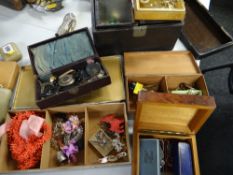 Sundry boxes including pewter cigarette box, EPNS box etc all with small number of mainly costume