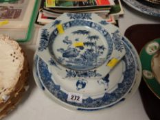 Three Chinese blue & white decorated plates