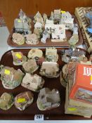 Collection of various Lilliput Lane cottages etc (unboxed)
