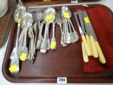 Tray of good quality EPNS flatware