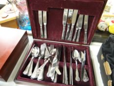 Case of modern King's Pattern cutlery