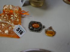 Two items of amber jewellery