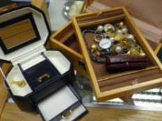 A vintage jewellery box & contents including gold & amethyst bar brooch
