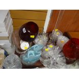 Large parcel of mixed glassware