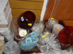 Large parcel of mixed glassware