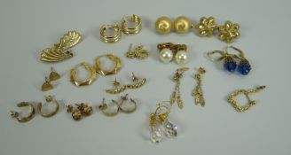 PARCEL OF GOLD / PART-GOLD EARRINGS