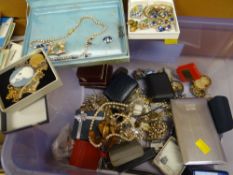 Quantity of mixed costume jewellery