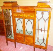 AN EXCELLENT QUALITY INLAID MAHOGANY URN STAND DISPLAY CABINET, the shaped stand tops with floral
