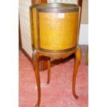 AN EDWARDIAN INLAID MAHOGANY PLANTER STAND having crossbanded panels and box wood stringing on