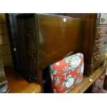 An Edwardian mahogany Sutherland table & an upholstered top foot stool