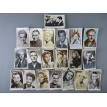 A COLLECTION OF APPROXIMATELY FIVE HUNDRED PICTURE GOER & MOVIE STAR POSTCARDS, including Dorothy