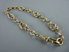 A NINE CARAT GOLD LINK BRACELET, 15.5 grms