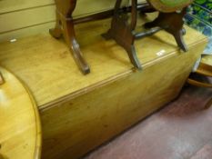 Antique mahogany gate leg dining table