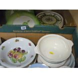 Parcel of mixed tea/dinnerware, six Wedgwood calendar plates and circular green dinner plates