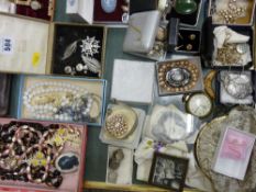 Good tray of silver and costume jewellery with other items including a nine carat gold lady's