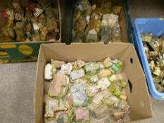 Very large quantity in four boxes of mainly Lilliput Lane cottages